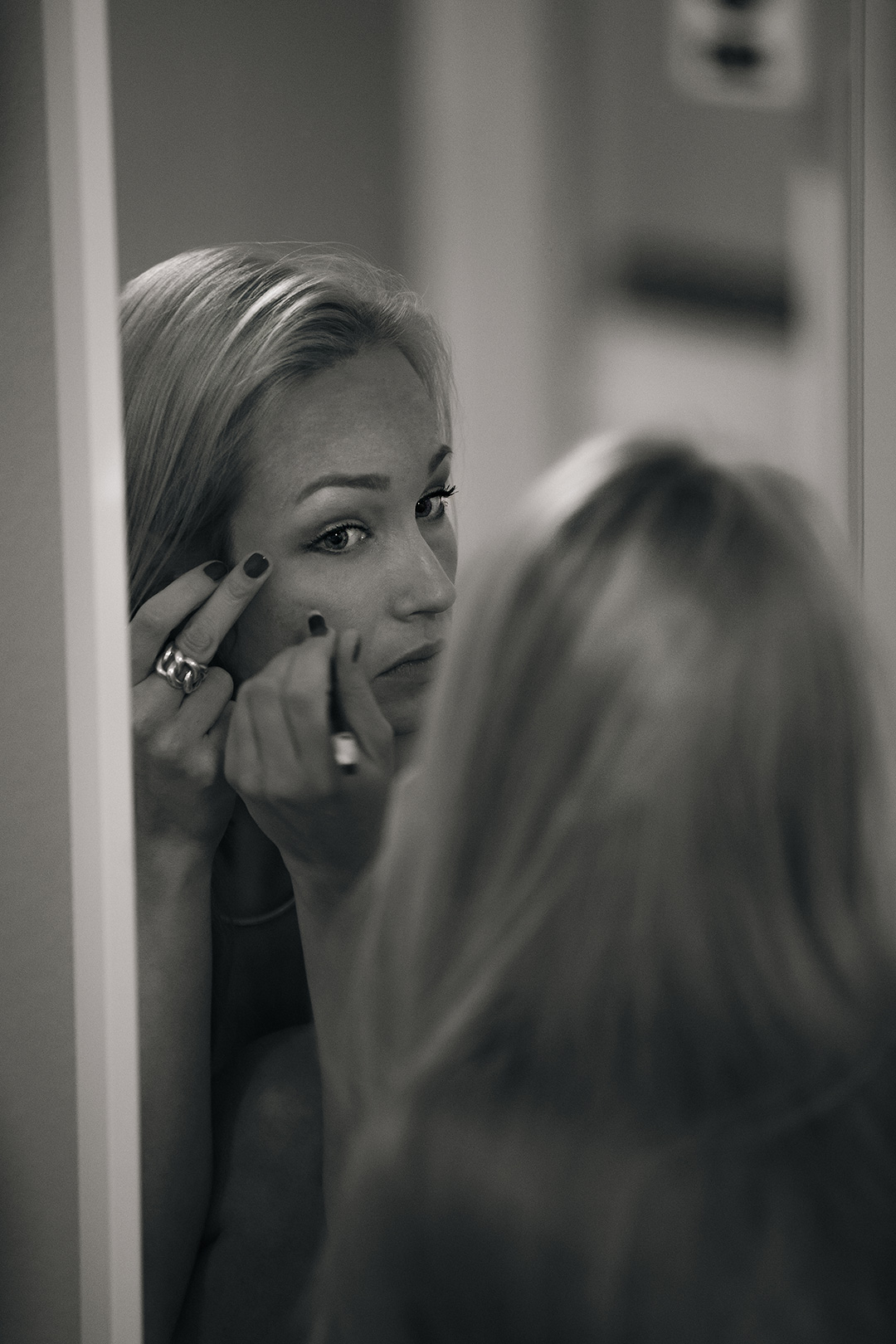 Portraits Photography black and White made at Home aof Alize